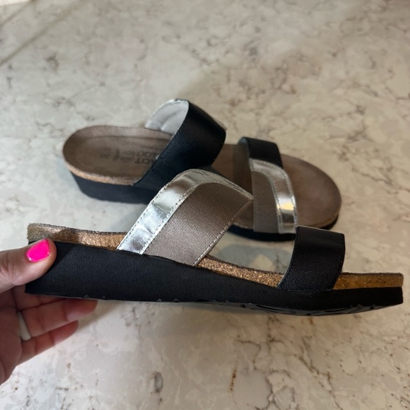 Naot Frankie slip on comfort size 5.5 Black and Silver Sandals - Picture 2 of 7
